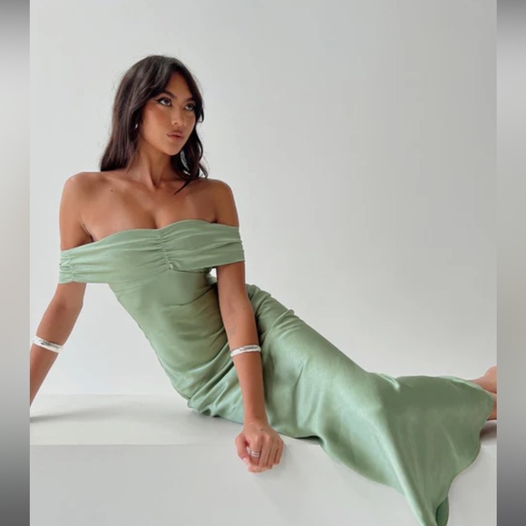 Princess Polly Women's Sadee Off the Shoulder Satin Cocktail Dress - Green - Maxi Dresses